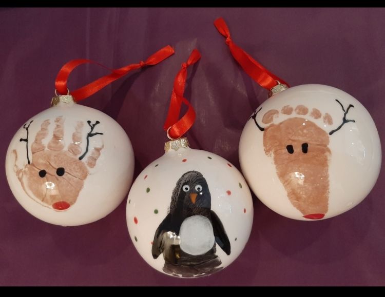 Christmas pottery painting with Glaze Time 